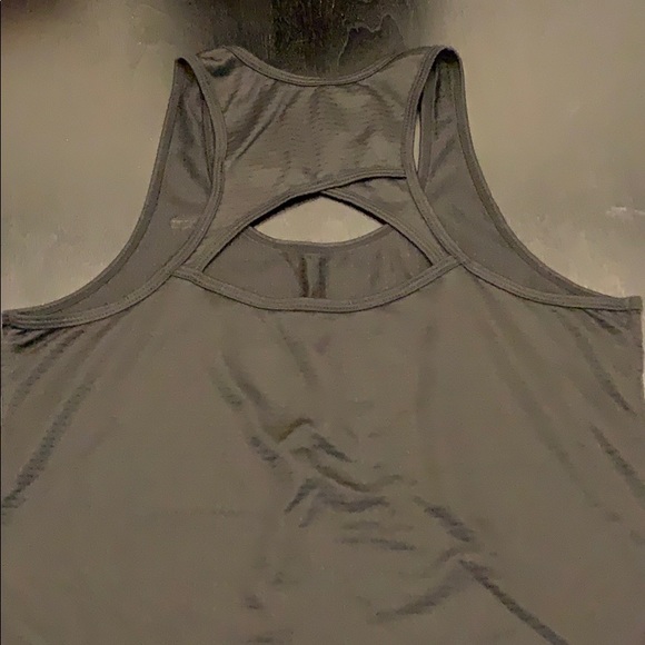 🚴🏽‍♀️ Workout Tank 🚴🏽‍♀️ - Picture 3 of 3